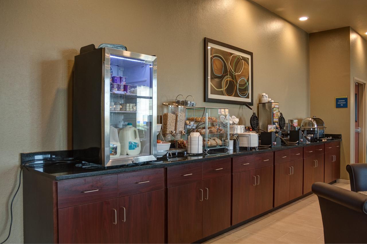 Cobblestone Hotel And Suites - Jefferson エクステリア 写真